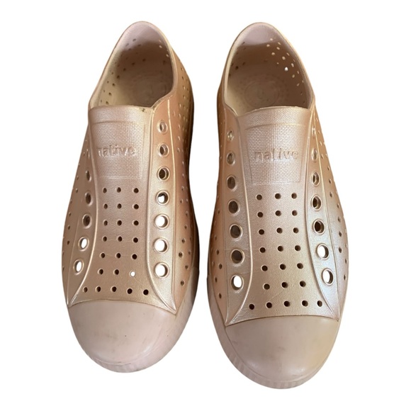 Unisex NATIVE Jefferson Metallic Malta Pink Shoes Size Men 6 Women 8 - Picture 8 of 11